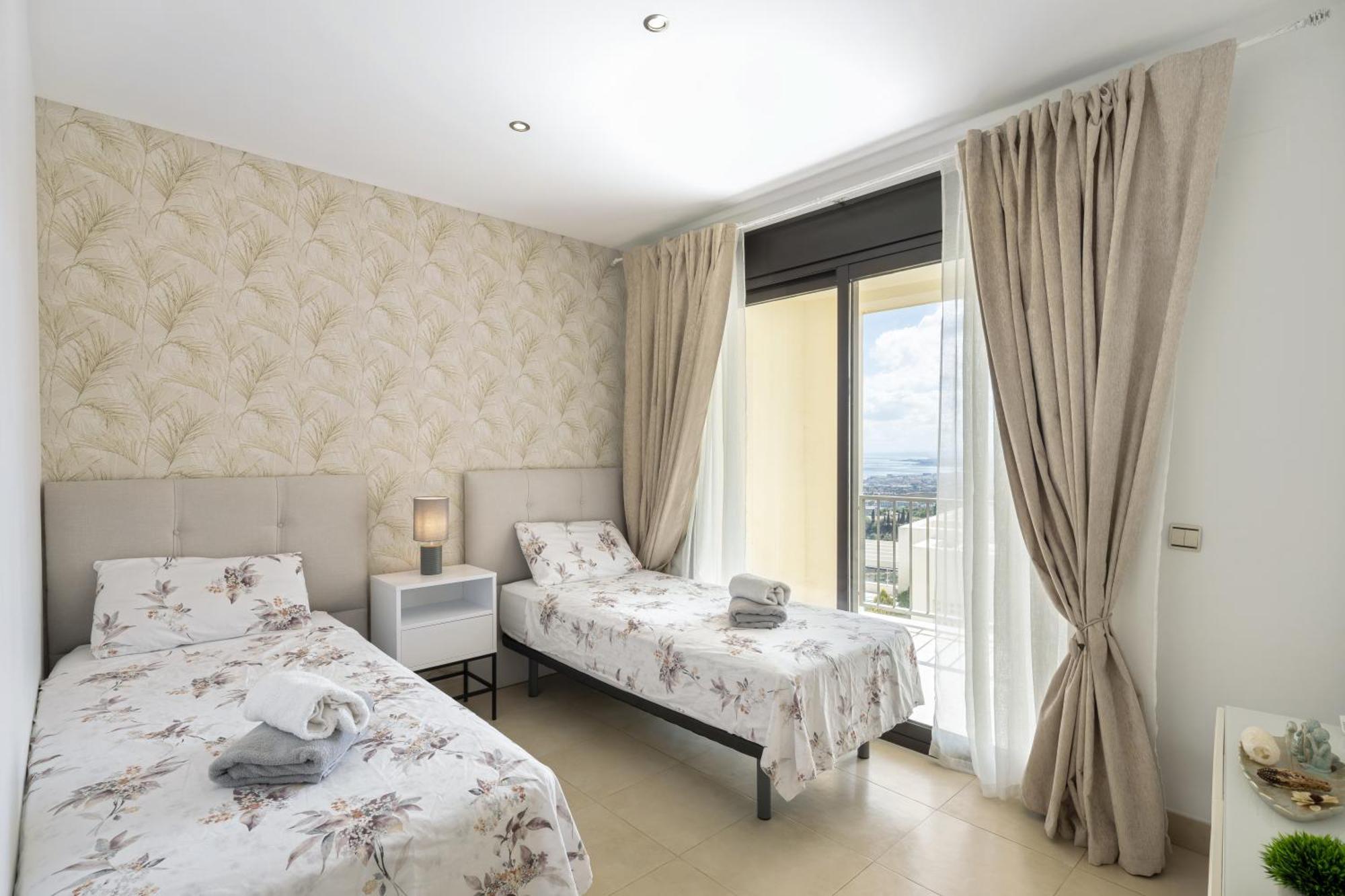 Spectacular Views - Luxury Apartment In Resort - Marbella Hills Exteriör bild